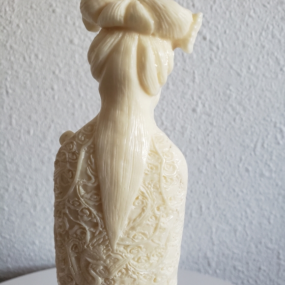 Vintage Detailed Ivorine Resin Faux Bone Female Chinese Empress Statue  - Picture 6 of 12